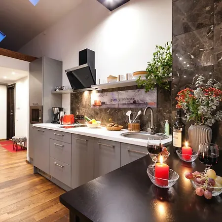 The Cozy Attic In The City Center